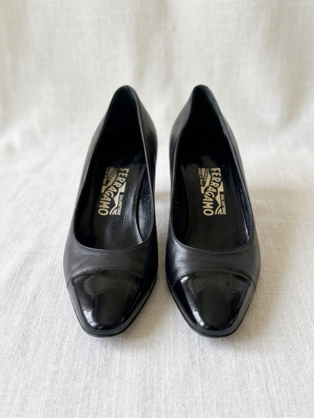 SALVATORE FERRAGAMO Vintage Black Leather Patent Cap Toe Kitten Heels 7.5 B